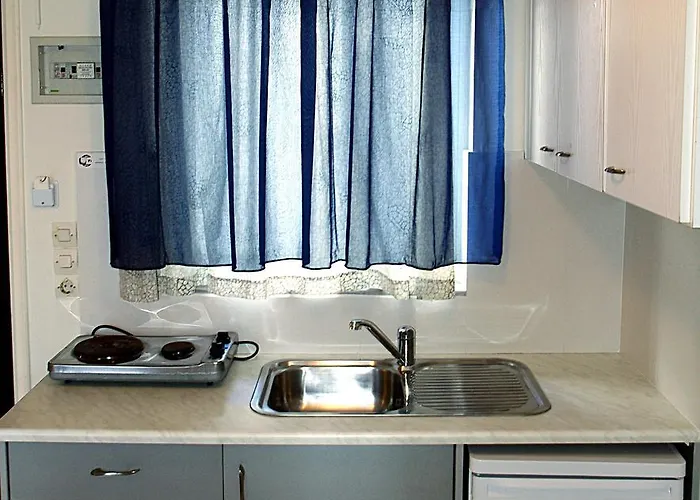 Klery מלון דירות 2*